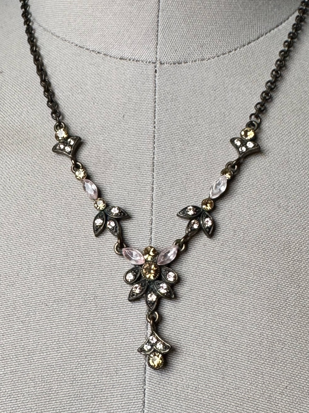 Delicate Floral Crystal Pendant Necklace - Pink and Gold